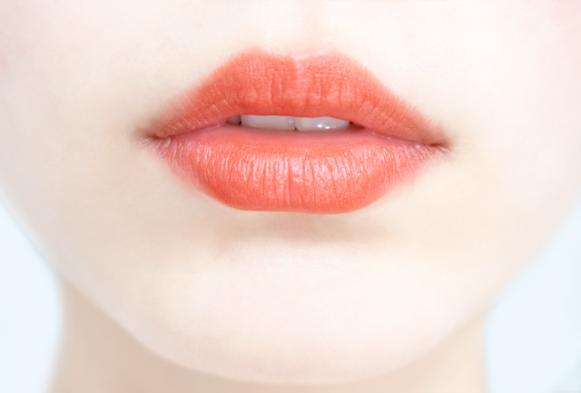 富士山唇の意味とは？富士山型の唇の形？