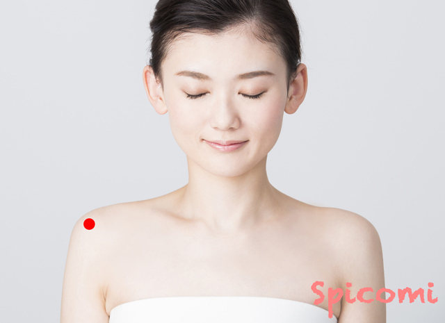 肩のほくろ占いの意味と運勢は?