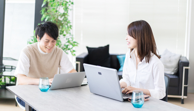 年下男性の職場の惚れてるサイン