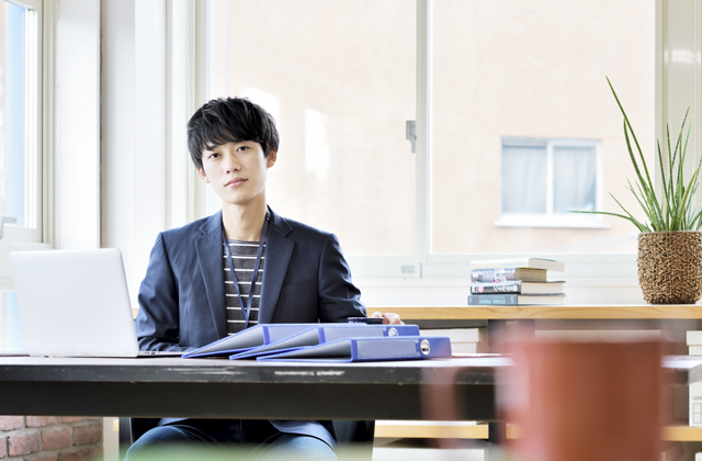 見てない時に見てくる男性心理12個