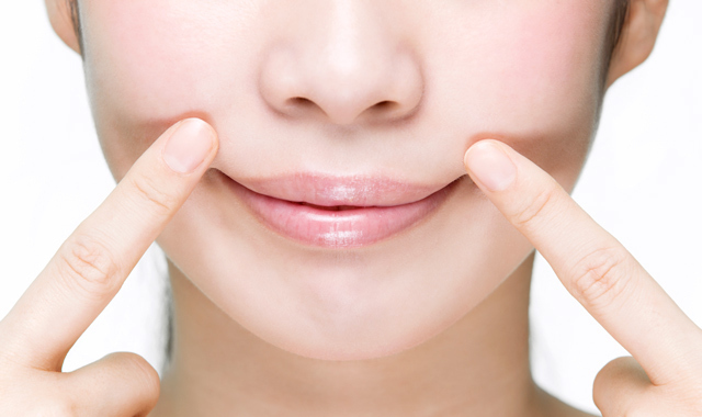 たらこ唇の治し方・薄くする方法3個