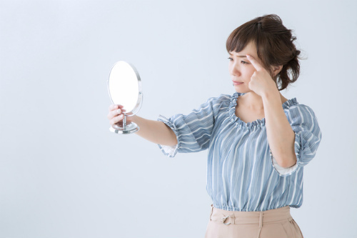 乱れた眉毛は印象が悪い？