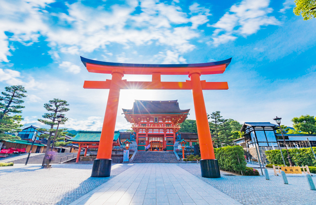 伏見稲荷大社［白狐神社］