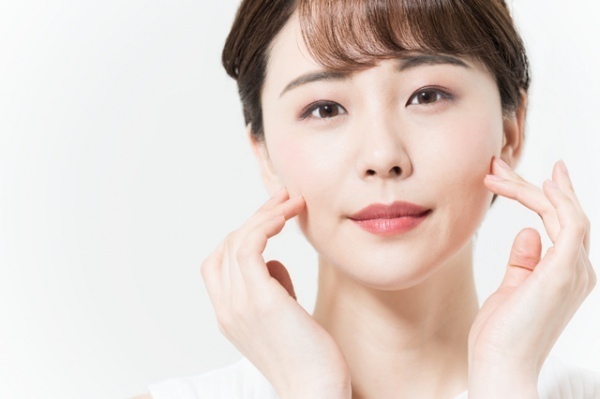 人中が長い女性の顔相は？美人？