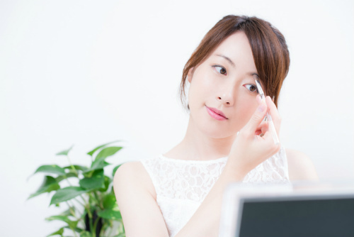 眉毛の整え方・カットの方法とコツ