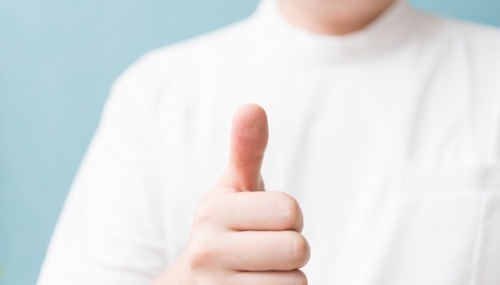 親指が短いまむし指の性格的特徴