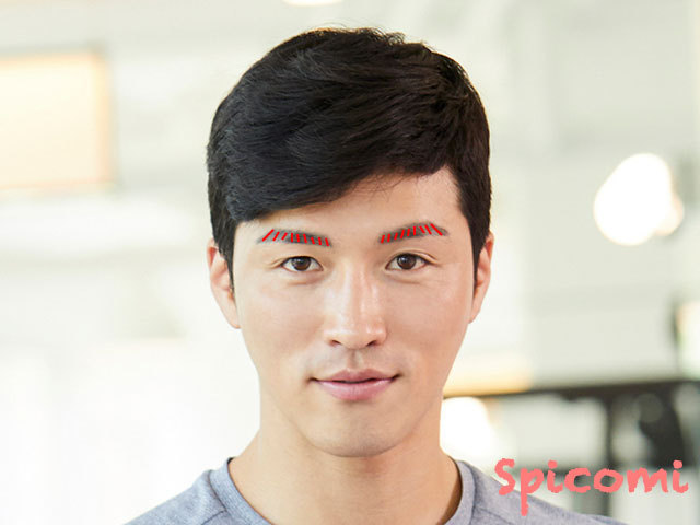 眉毛がまばらに生えている［浮気男の顔］