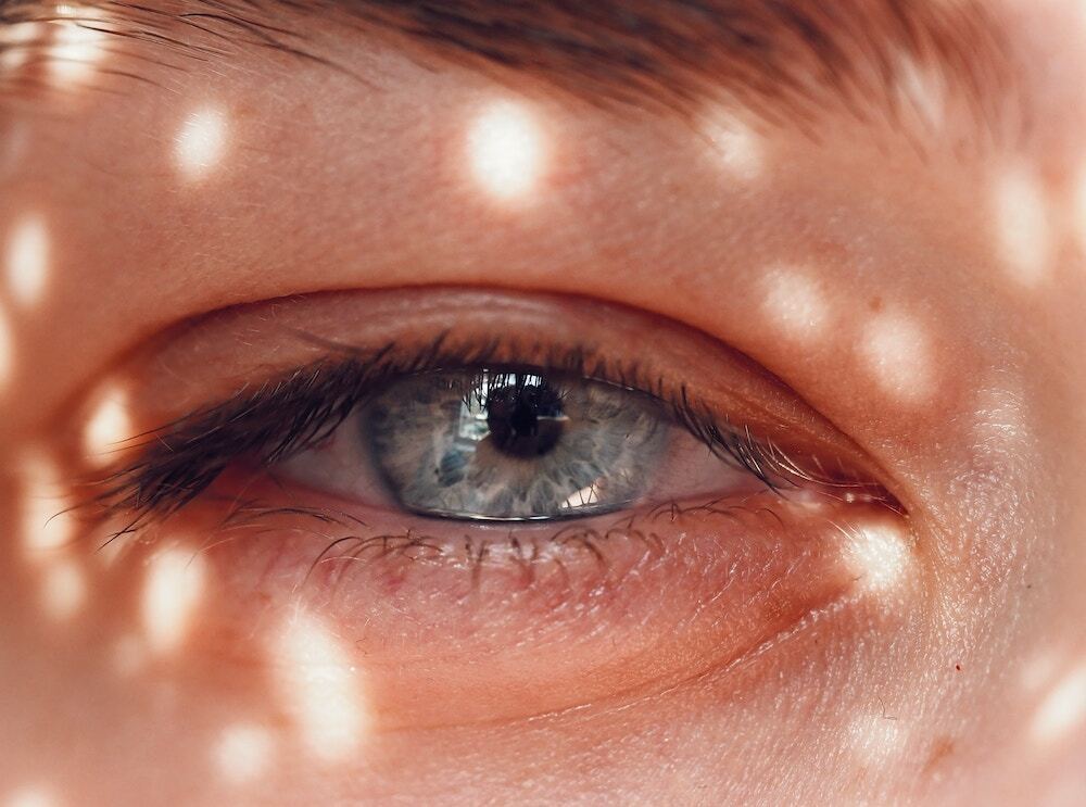 瞳　キラキラ　目