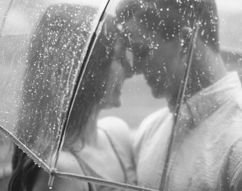 雨傘　二人　男女