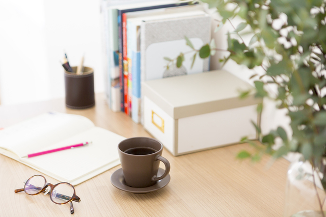 デスクの上の小物の画像