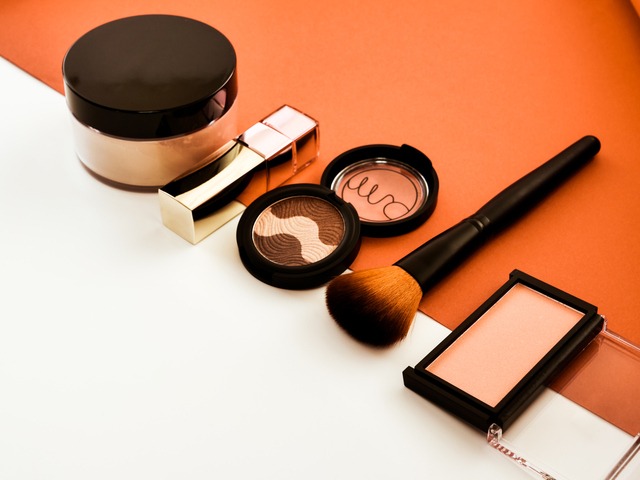 オレンジの小物の画像