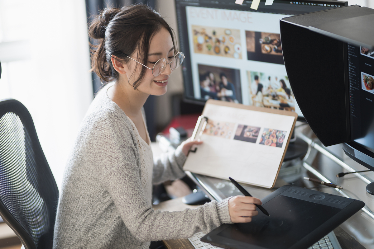 デザイナー　クリエイティブ