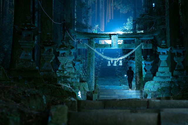 神社　夜　帰り道