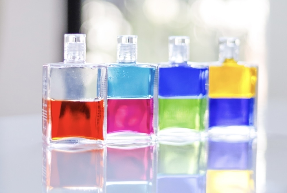 綺麗なオイルが入ったボトル