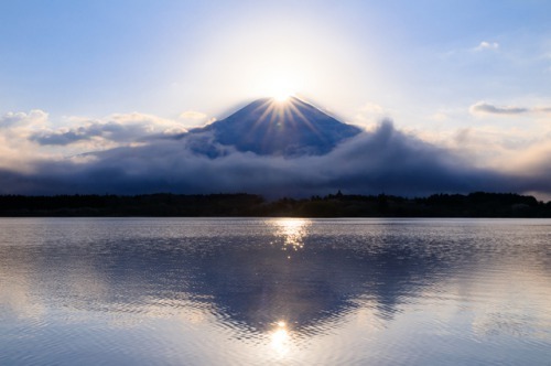 縁起の良い夢 - ダイヤモンド富士山