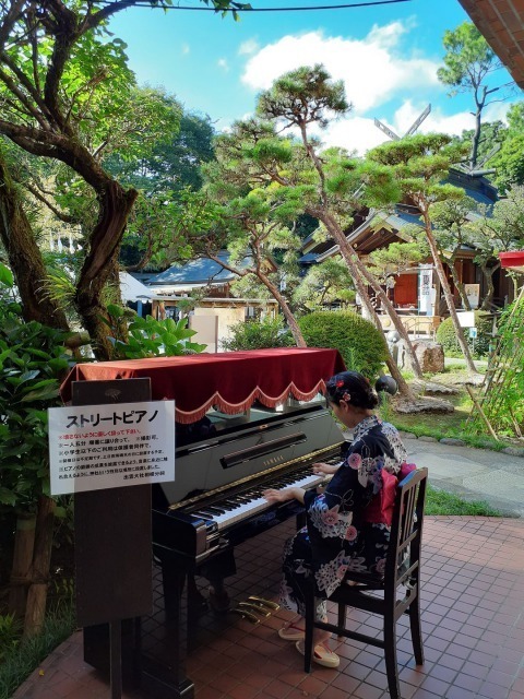 出雲記念館で行われる屋外ストリートピアノ