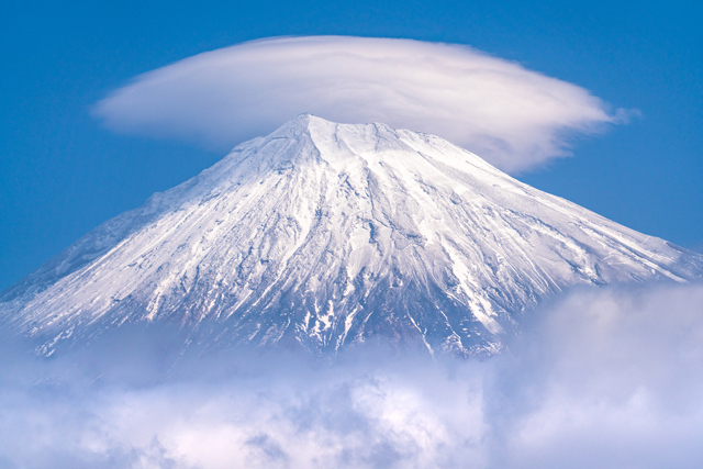 笠雲の種類［富士山のかぶり雲］