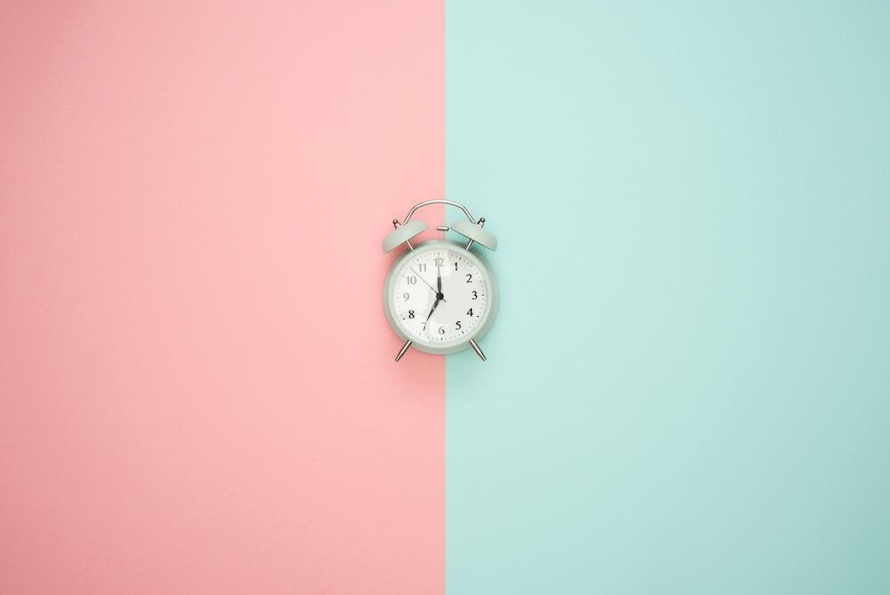 時計　水色とピンク　スケジュール