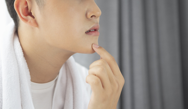 男性と女性でニキビ占いの意味は違う?